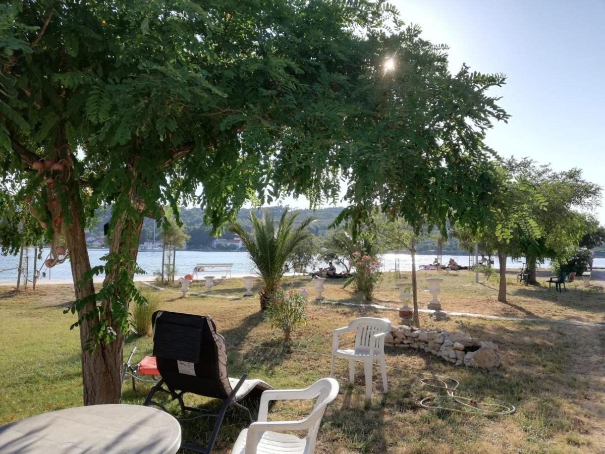 Apartman Andela Preko Esterno foto